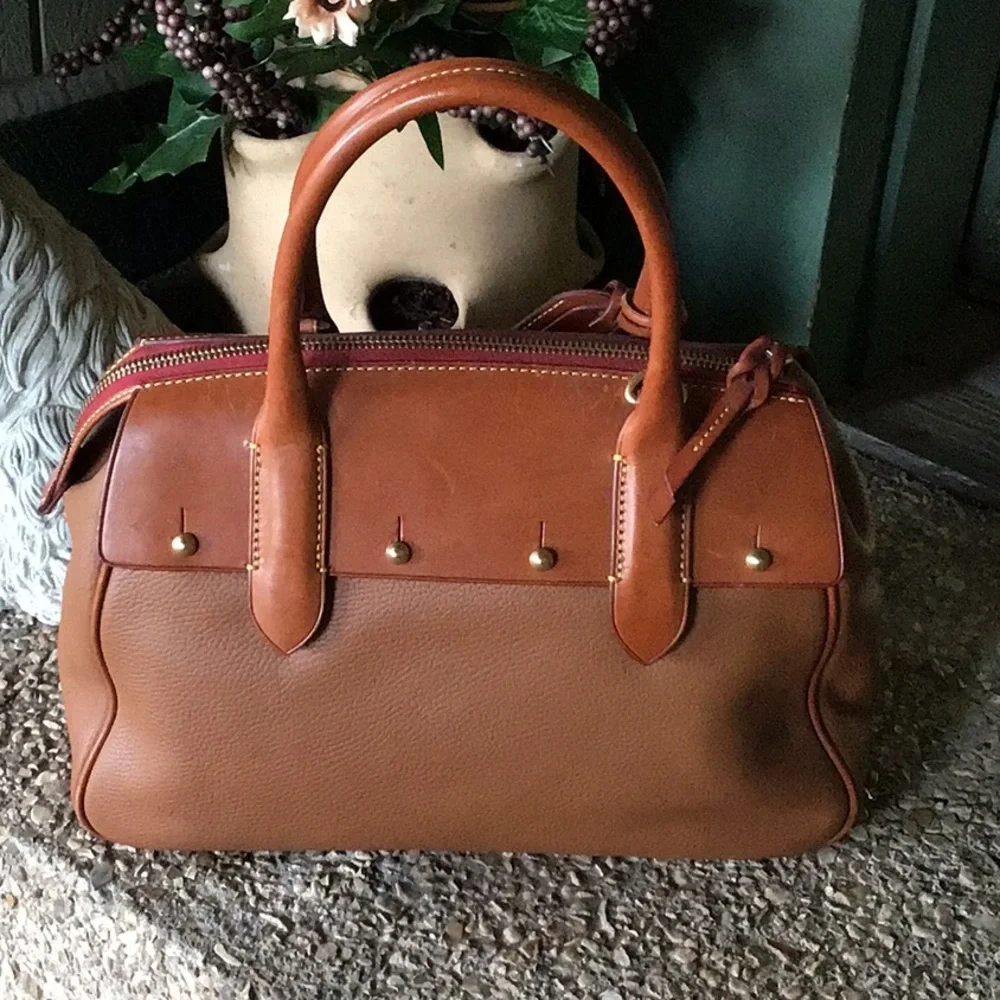 DOONEY & BOURKE large capacity dual toned leather satchel in Natural, like new - Picture 3 of 12